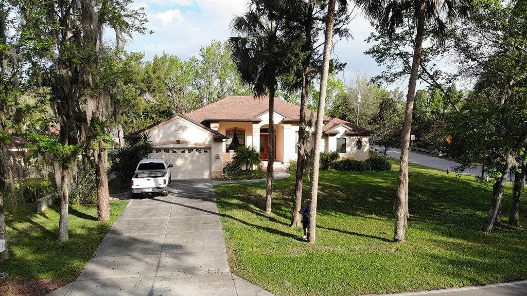 3-bedroom waterfront home, 1 mile from Homosassa Springs Wildlife State Park 1