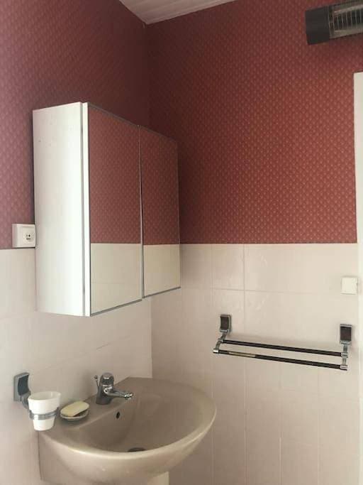 Foto 10 von 32: Three-Bedroom House