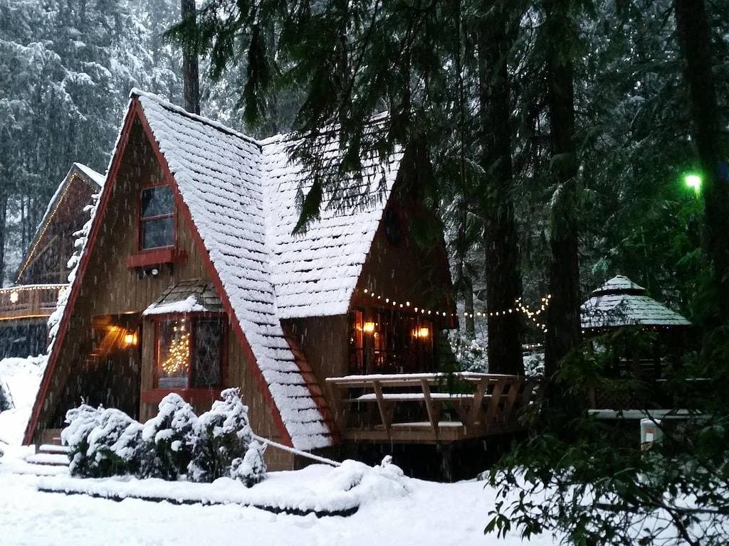 Foto 10 von 42: Charmantes Cedar Chalet mit eigenem Whirlpool und Feuerstelle