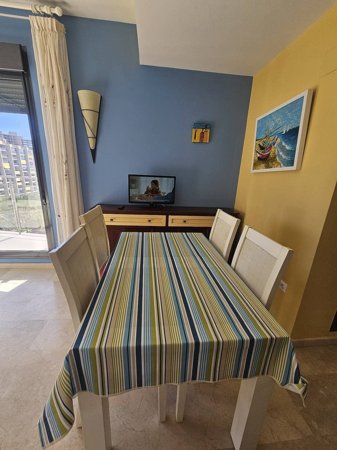Foto 4 von 44: Ferienwohnung für 4 Personen mit Terrasse