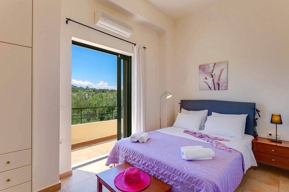 Foto 5 von 30: Ilos Villa, Pirgos-Villas, 300m From The Beach
