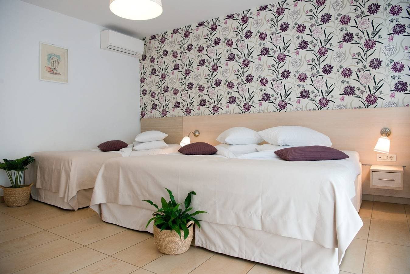 Foto 3 von 26: Ein-Zimmer-Ferienwohnung Sandra II mit Terrasse und Gartenblick
