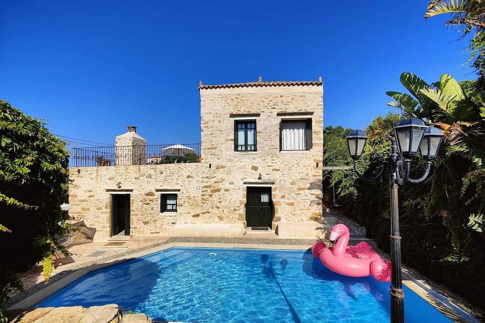 ★ Luxurious stone villa, totally private pool, peaceful, near sea, WiFi, parking 1