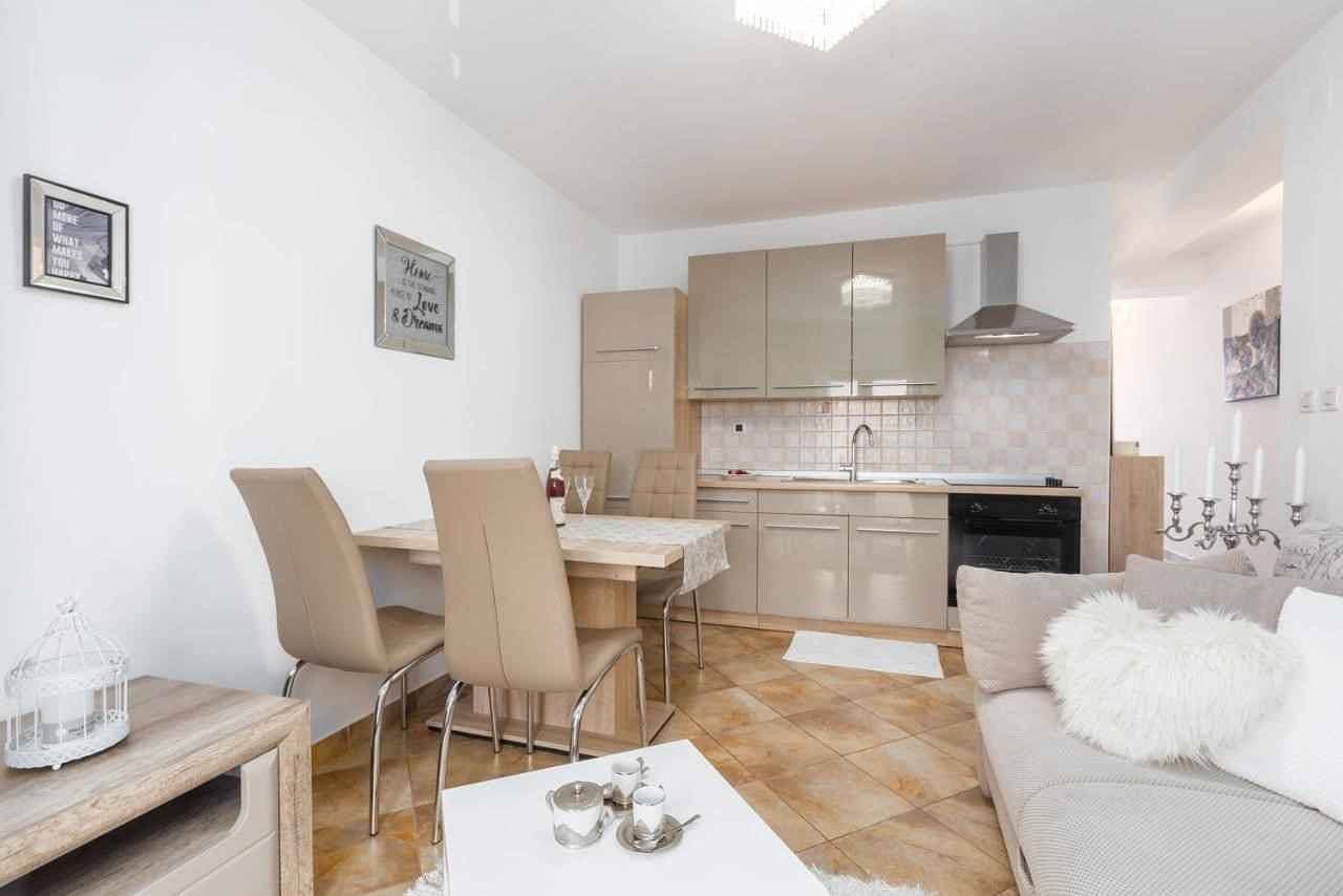 Foto 5 von 26: Ferienwohnung mit Klimaanlage und Terrasse