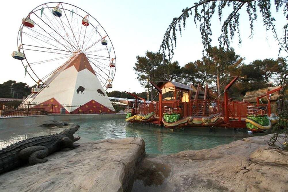 Foto 7 von 20: In the shade of the Castellet pines