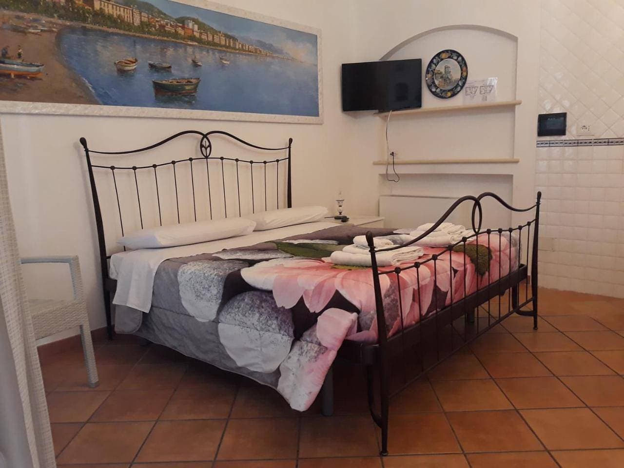 Foto 8 von 13: Double Room with Private Bathroom