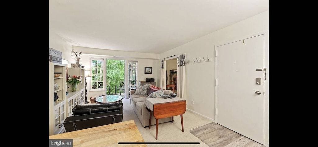 Foto 10 von 22: Quiet, Remodeled 1Br/1Ba Condo in Annandale, Va w/pool near Dc