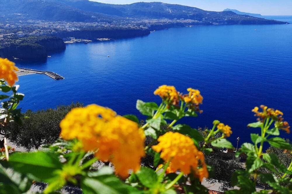 Bella Vista House Sorrento and Amalfi Coast - free parking-solarium 1