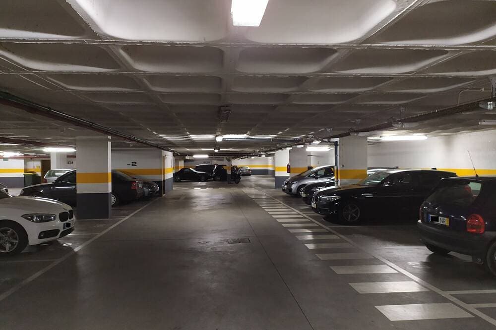 Foto 12 von 30: Sonniger Pool Aprt. (4pax) mit Kostenlosem Parken & Garten!