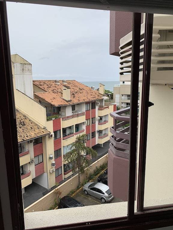 Wohnung in Englisch mit Meer- und Bergblick 1