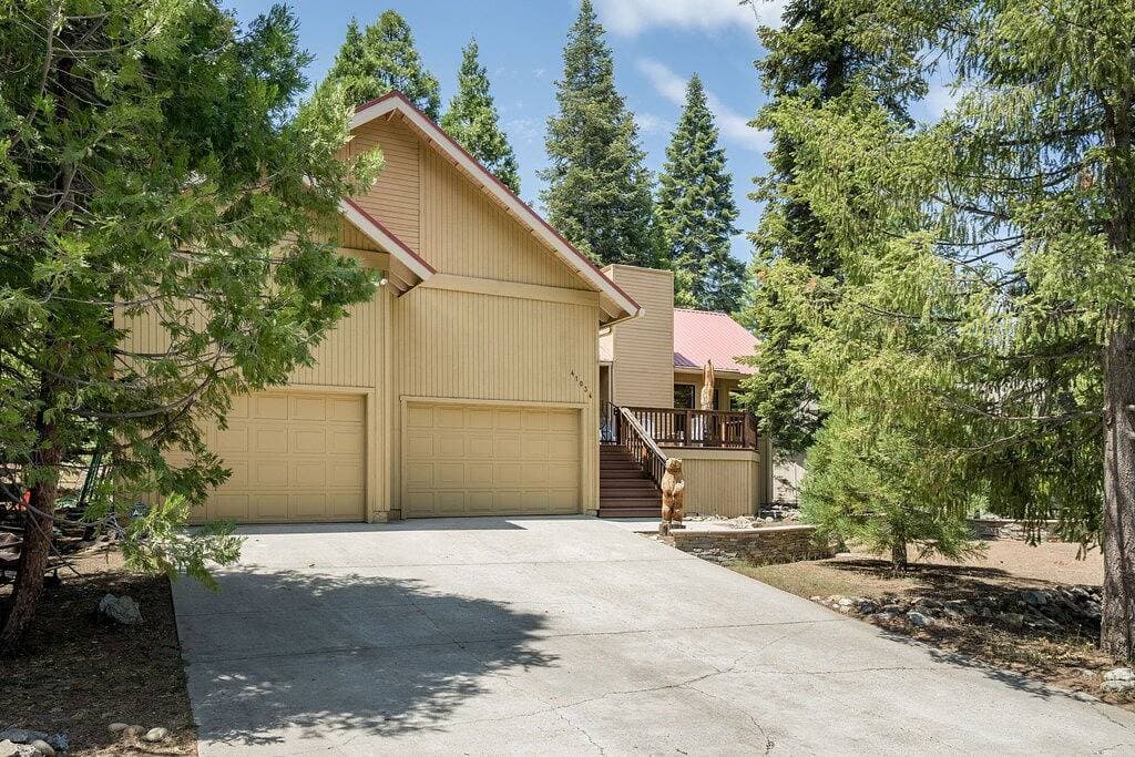 *New* Pine Grove Hideaway - family friendly only 1.5 Miles to the lake 1