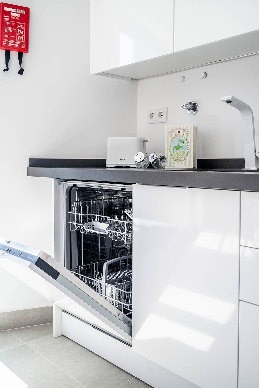 Foto 8 von 21: Portimão Flussblick T2 Luxus 2. Etage mit Balkon, WLAN und Klimaanlage