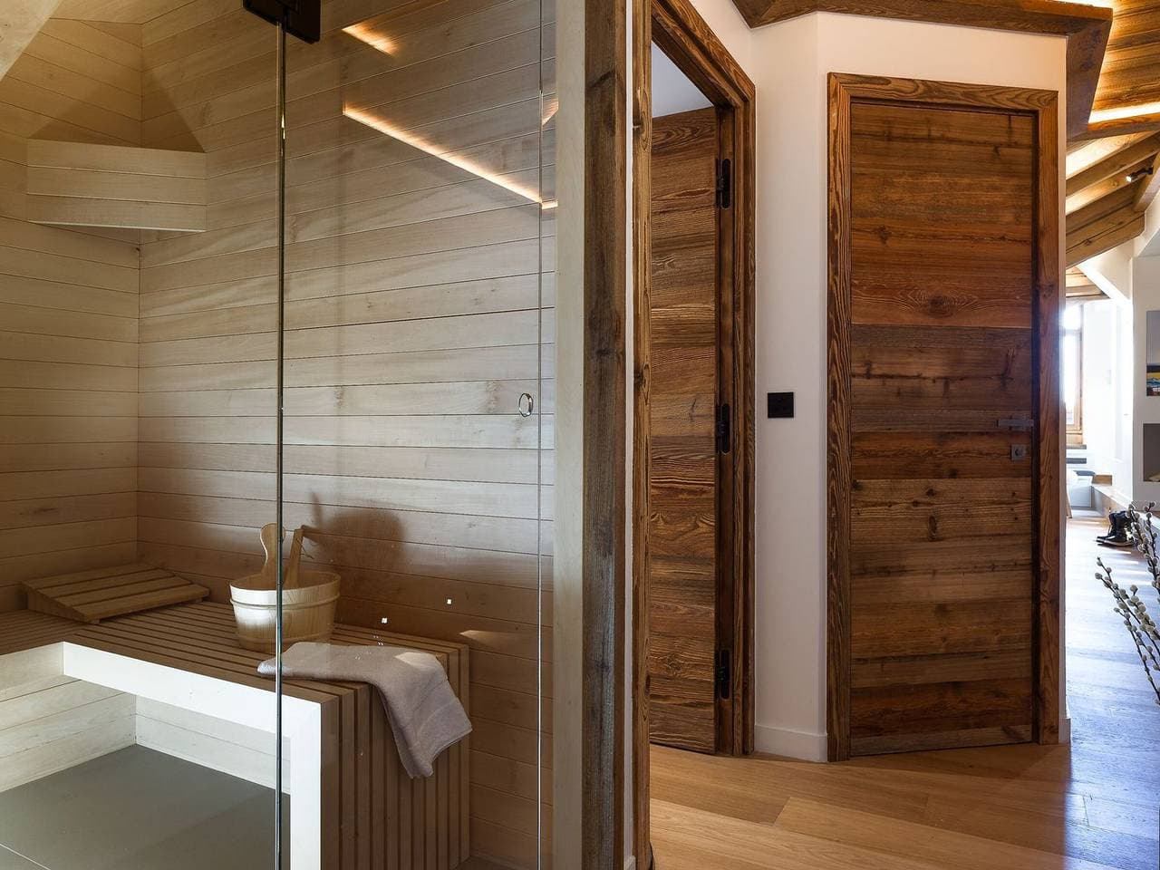 Foto 4 von 19: Wunderschöne moderne Wohnung in Courchevel 1850, 3 Schlafzimmer, Sauna, Parkplatz