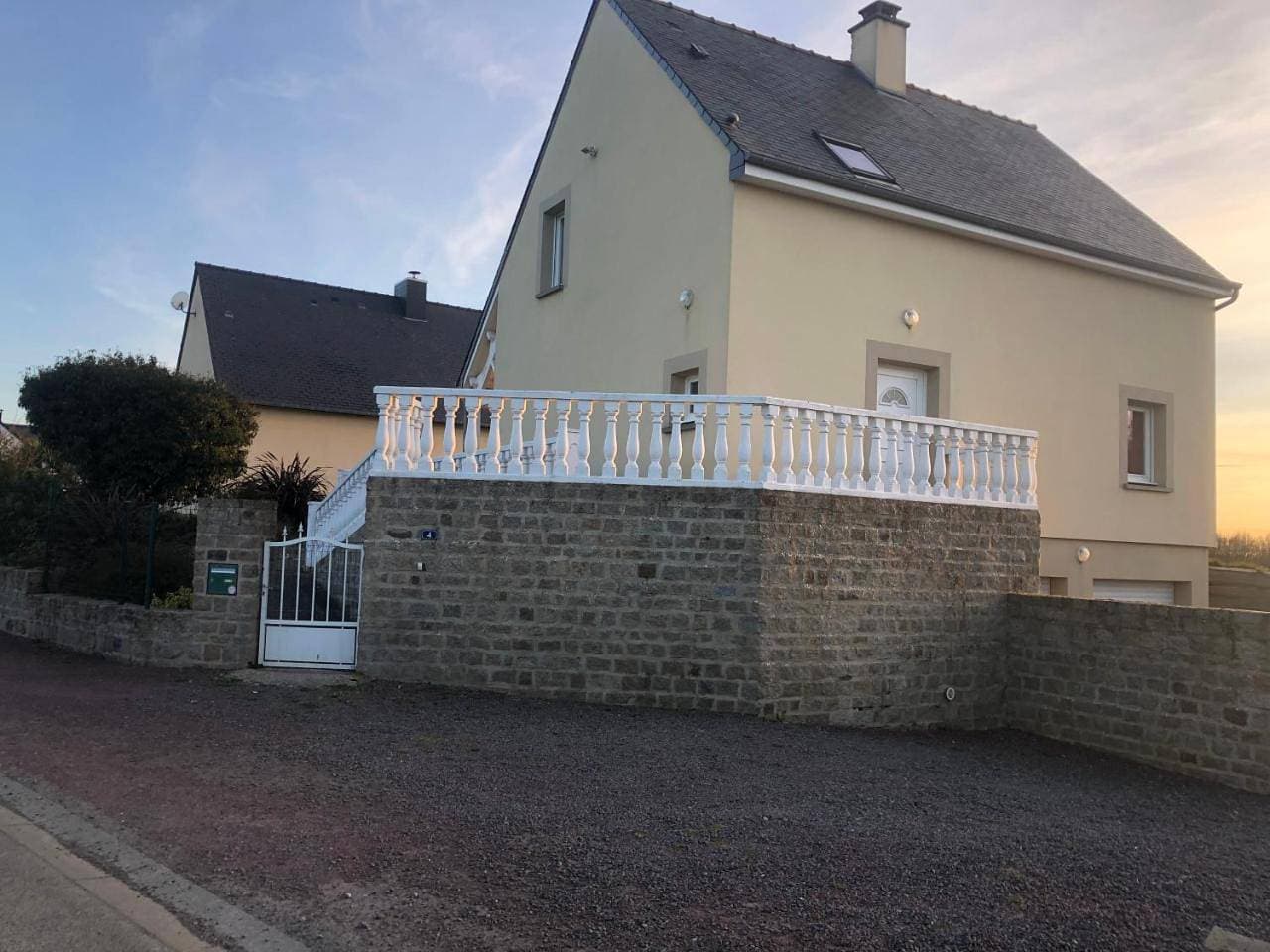 Foto 10 von 33: Three-Bedroom House