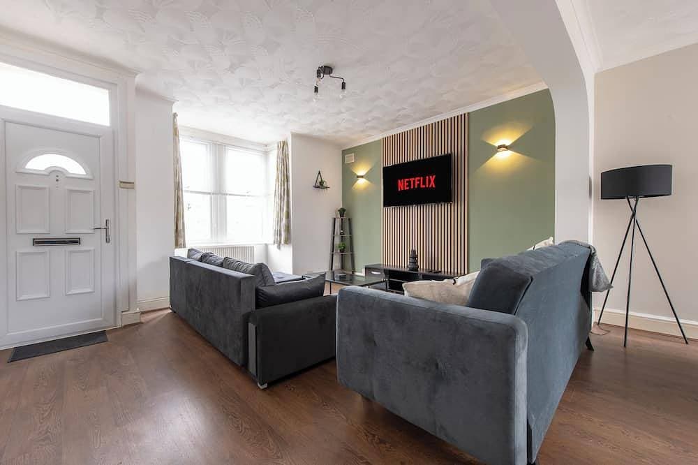 Foto 13 von 27: Modern 3-Bed | Sleeps 8 | Fast WiFi | Parking | Pool Table
