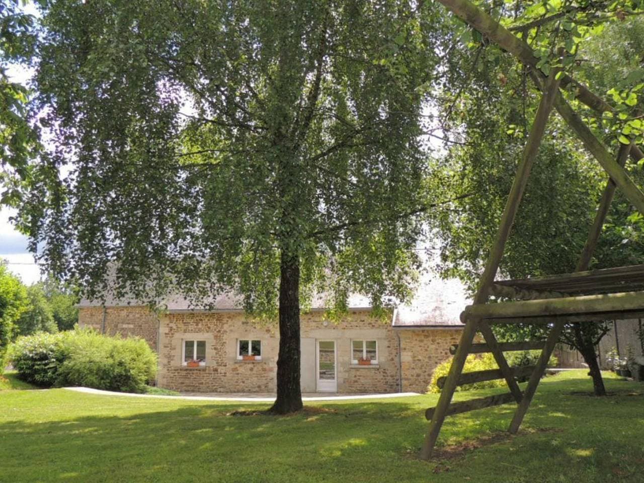 Helles Haus mit geschlossenem Garten und Terrasse für 9 Pers. nahe Écouves-Wald 1