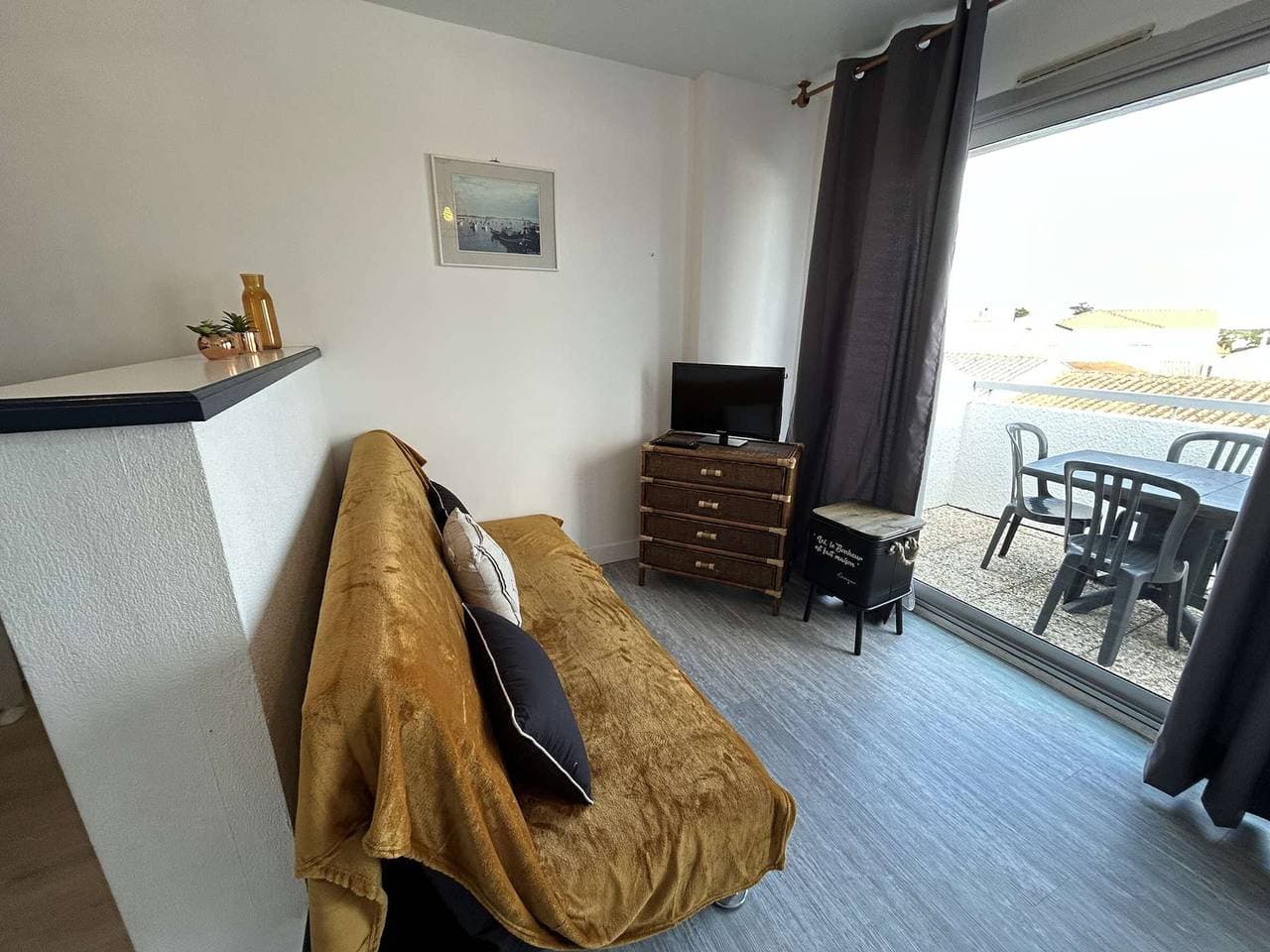 Foto 3 von 21: 2-Zimmer-Wohnung mit Balkon, strandnah