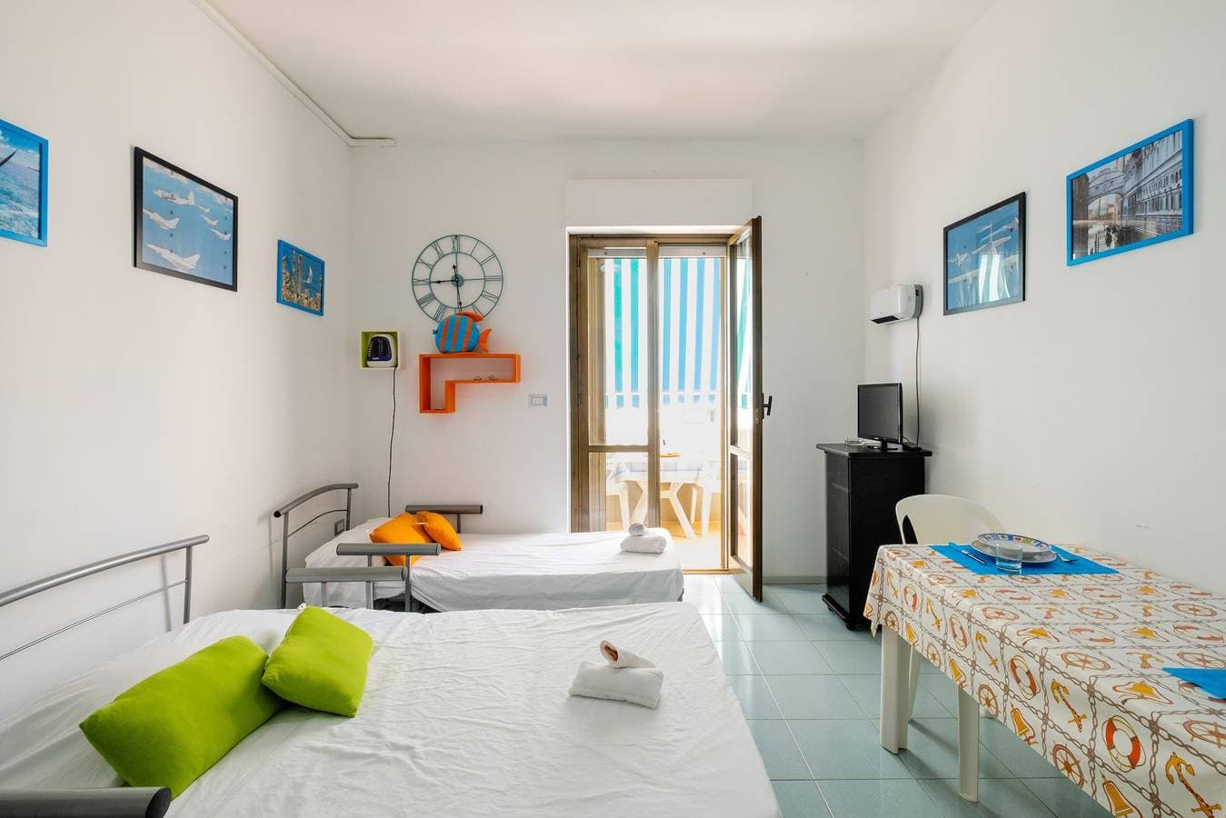 Foto 5 von 31: Ferienwohnung 'La Playa Rivabella' mit Meerblick, Balkon und Klimaanlage