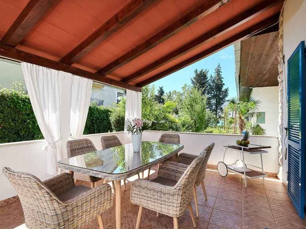 Ferienhaus mit Klimaanlage und Terrasse 1