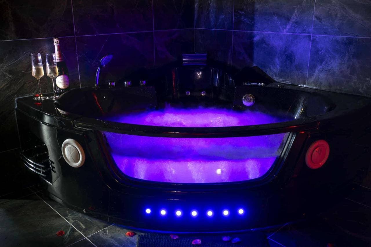 Foto 7 von 8: Queen Room with Spa Bath