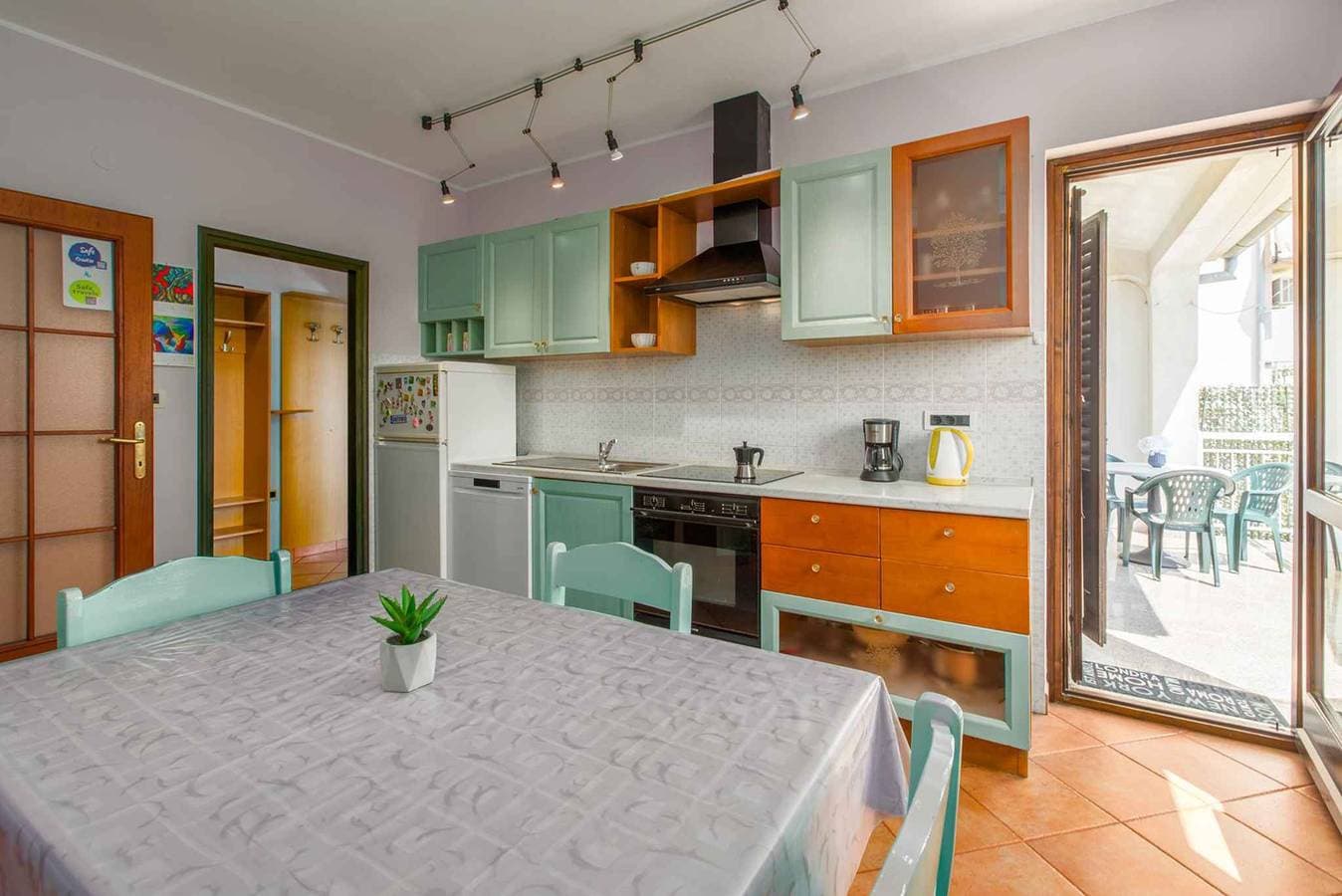Foto 10 von 24: Ferienwohnung mit Klimaanlage und Balkon