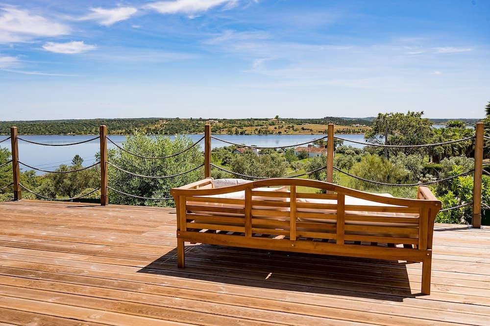Hill with fabulous views Dam with swimming pool 1