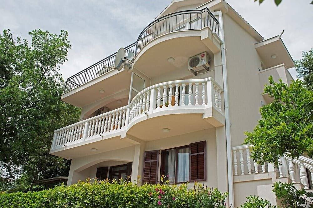 Foto 8 von 30: Villa Radonic Unit A - Atemberaubende Aussicht, tolle Lage, Uferpromenade, Parkplatz