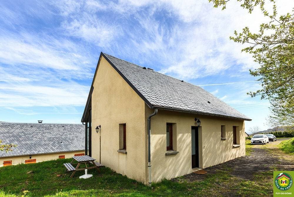 Luxus-Gite mit Parkplatz und Garten - 600m nach La Couze Pavin 1
