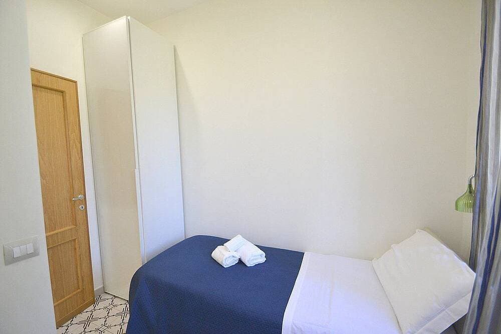 Foto 7 von 30: Villa Elicona E: A welcoming apartment situated in a central location, at a short distance from the Cathedral of Ravello, with Free Wi-Fi.