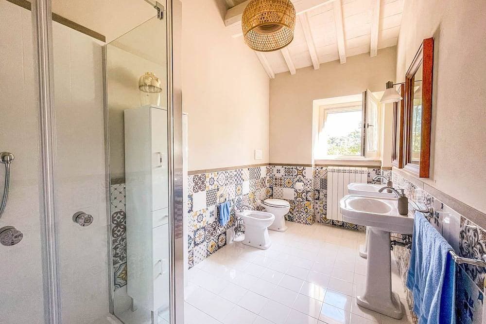 Foto 5 von 30: Villa with garden, private pool and air conditioning. Panoramic views!!