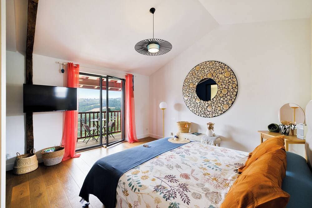 Foto 3 von 17: Spacious Baïgura studio, mountain views, direct access to pool & spa