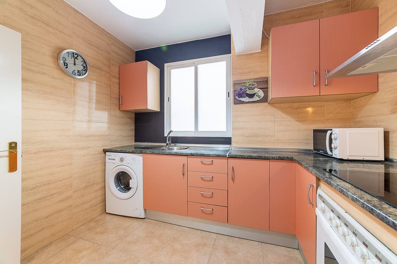 Foto 7 von 27: Wohnung in El Zapillo: Meerblick, WLAN, Klimaanlage im Wohnzimmer, Deckenventilatoren