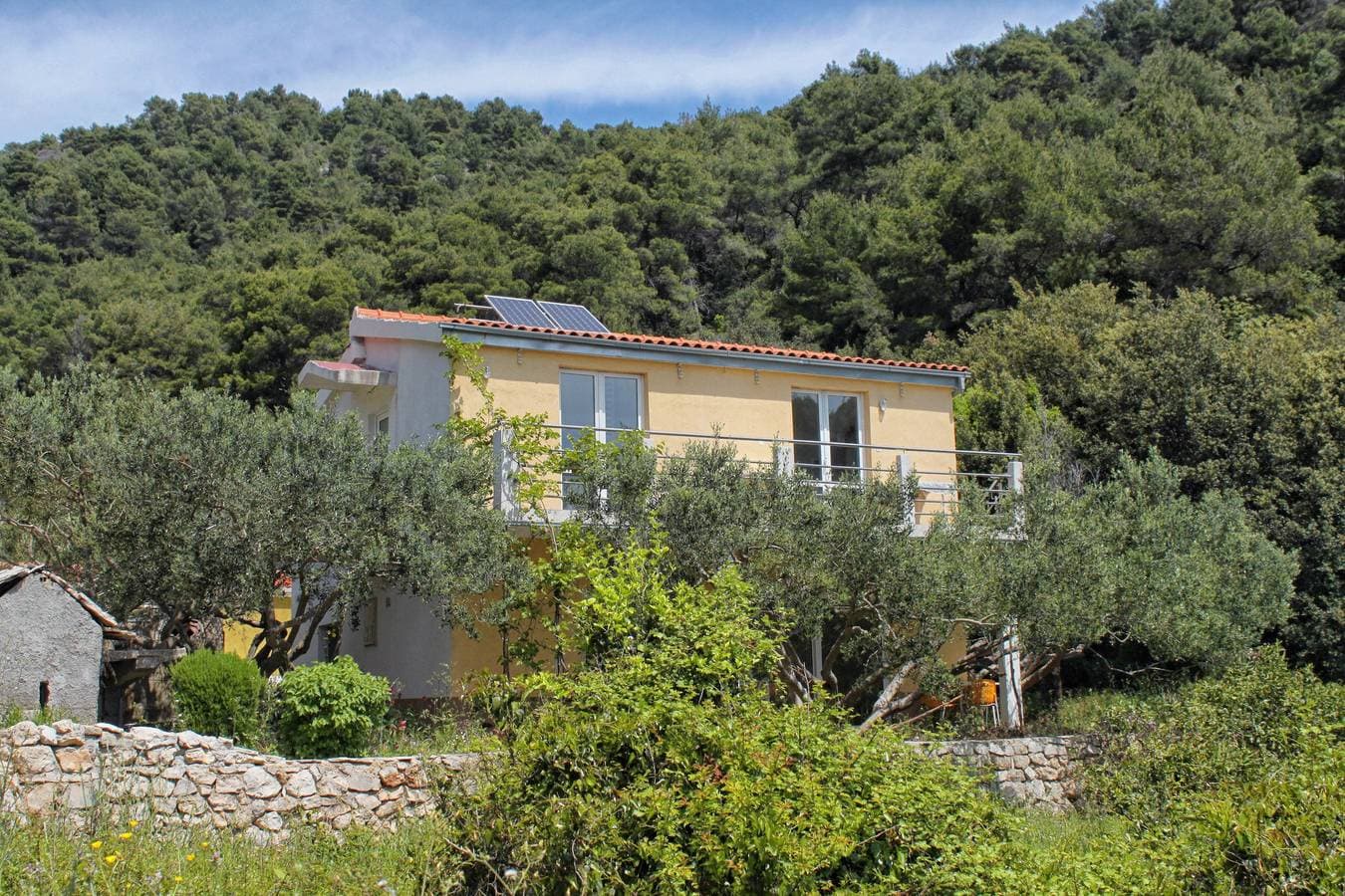 Foto 3 von 18: 1-Zimmer-Ferienwohnung am Strand Bucht Skozanje, Hvar A-14899-b