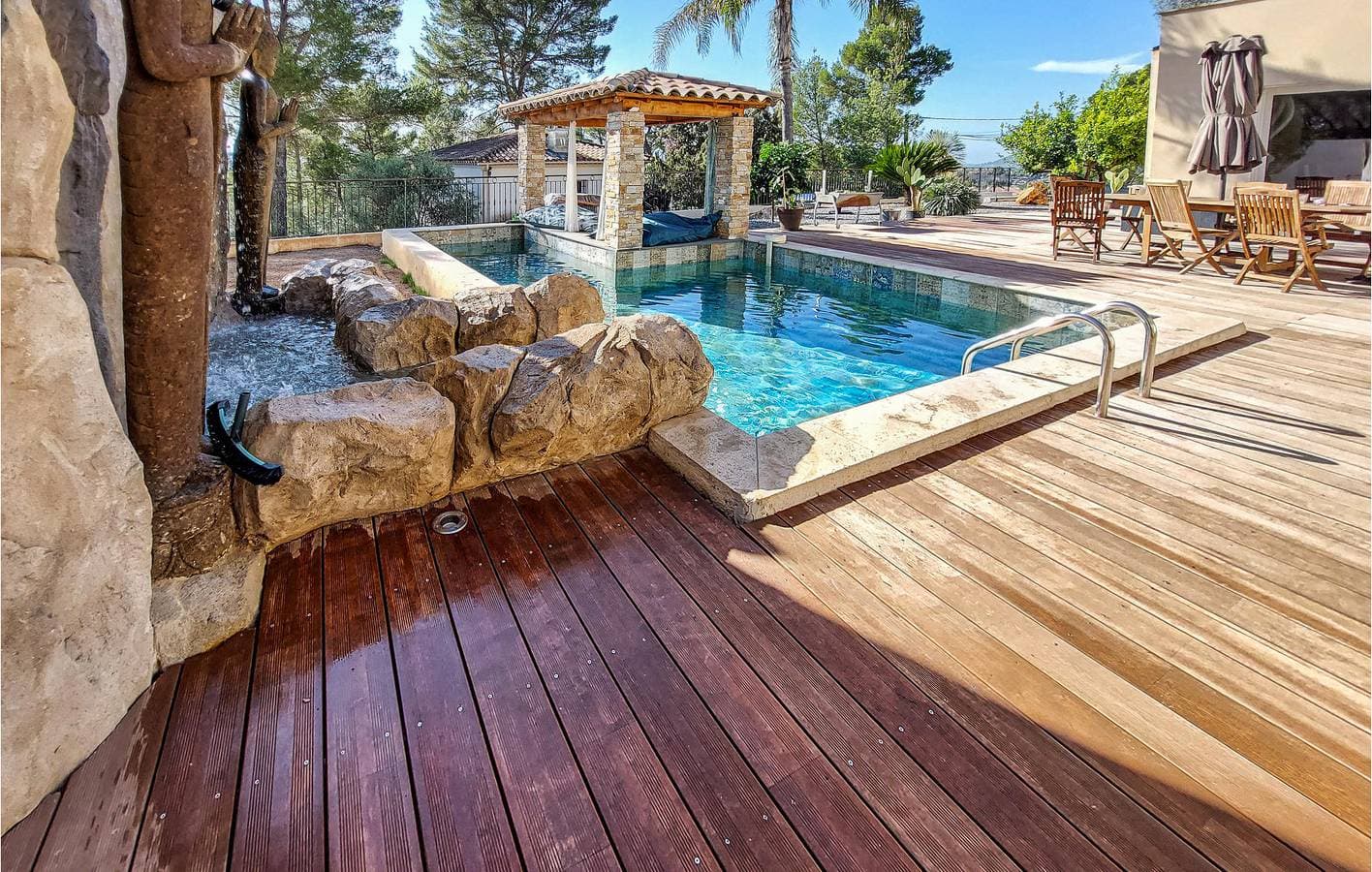 Poolside Getaway mit Parkplatz & WiFi 1
