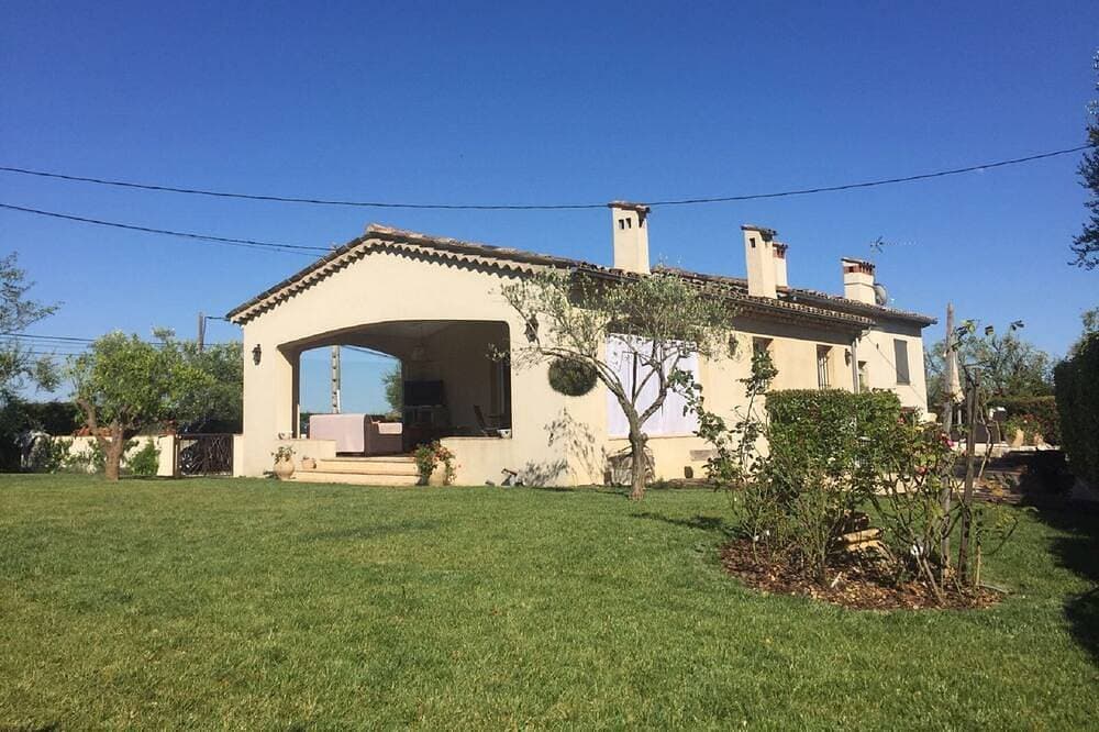 Provenzalisch-modernes Einfamilienhaus in Valbonne 1