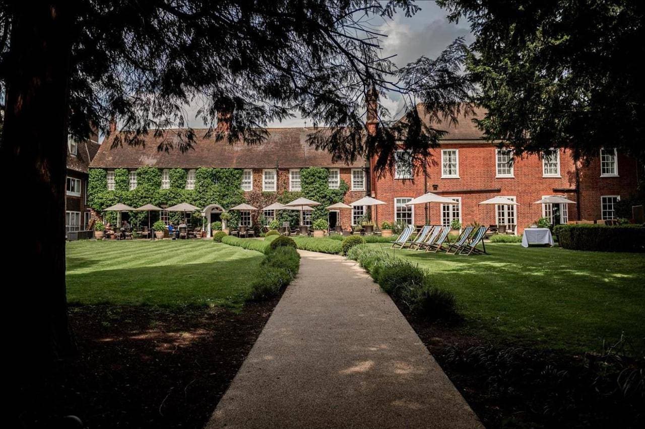 Bush Hotel Farnham 1