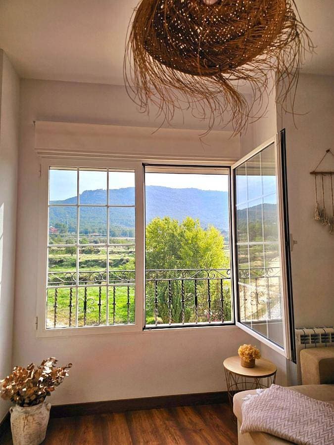 Foto 3 von 40: Two-Bedroom Apartment with Mountain View