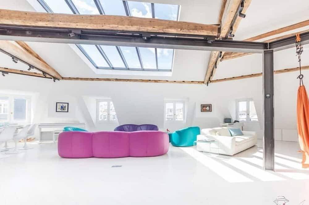 Foto 9 von 30: A Striking Sunlit Haussmann Penthouse- Luxury Living In Monceau Champs Elysees