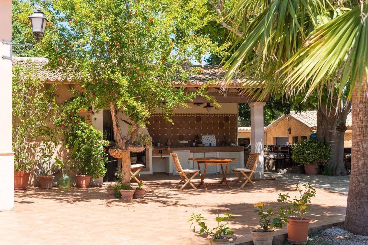 Foto 8 von 39: Villa für 8 Personen mit Pool