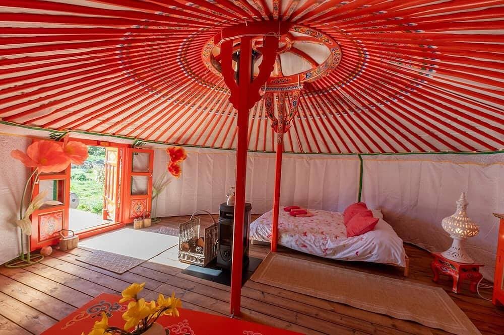 Foto 2 von 30: Ferienhaus 'Yourte Bulle De Sainte-Baume' mit WLAN