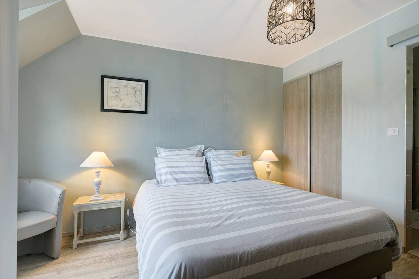 Foto 2 von 22: Bed & Breakfast 'Chambre Chausey' mit Gemeinschaftsterrasse, Garten & WLAN