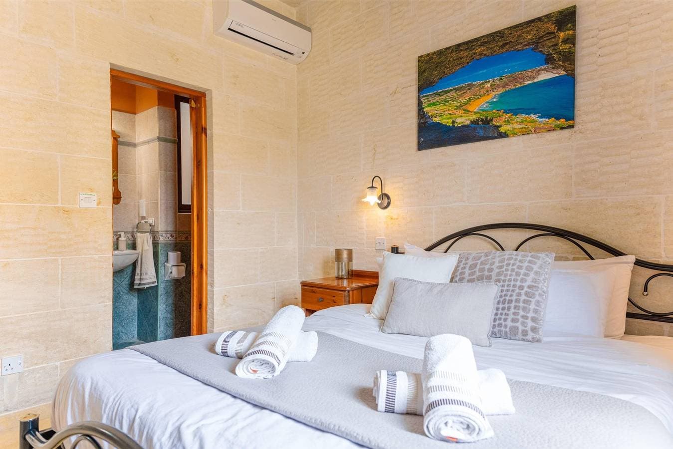 Foto 8 von 21: Villa für 6 Personen mit Balkon