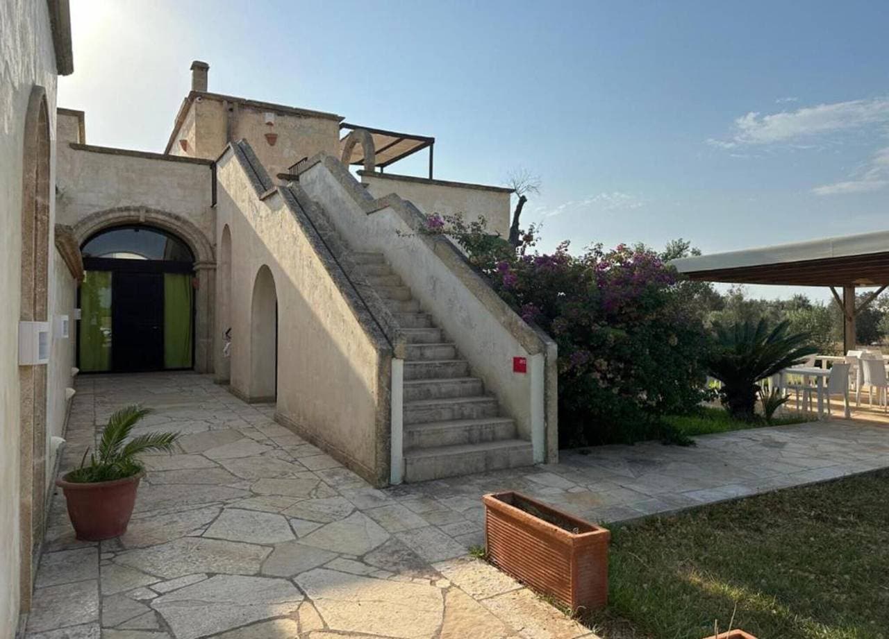 Foto 3 von 10: Villa 'Residenze Uliveto - 16' mit Gemeinschaftspool, privater Terrasse und Klimaanlage