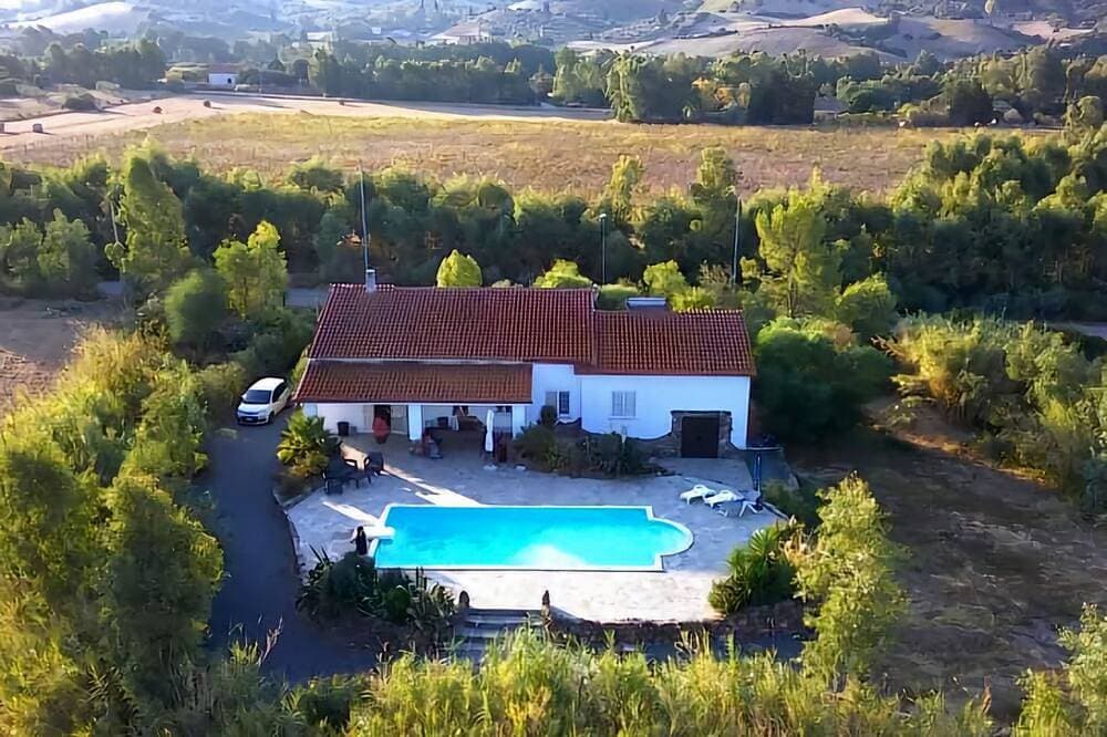 Ländliche Villa mit Pool im Süden Sardiniens 1