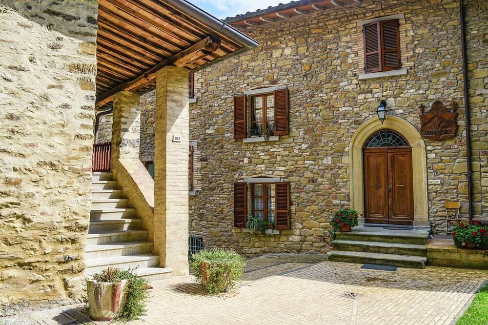Ferienhaus in Monte Santa Maria mit Pool 1