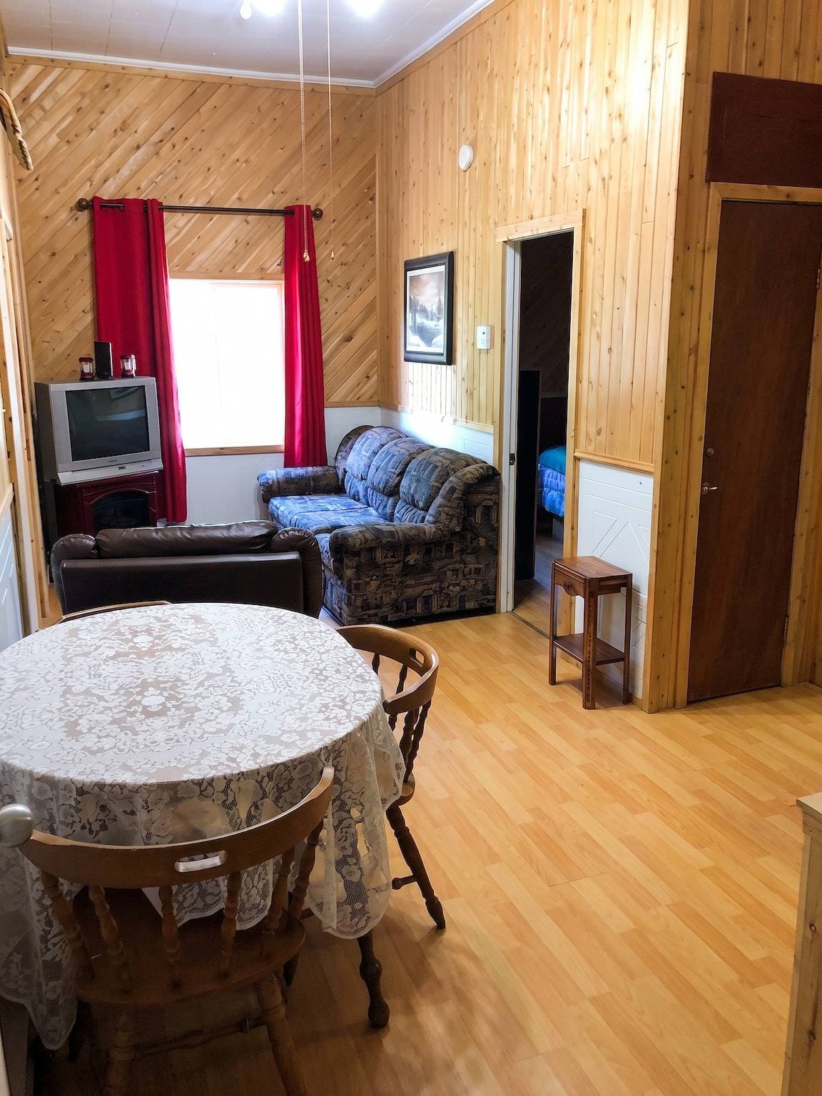 Foto 4 von 11: Gemütliche Wohnung Sainte-Angèle-de-Mérici 80 m² Balkon!