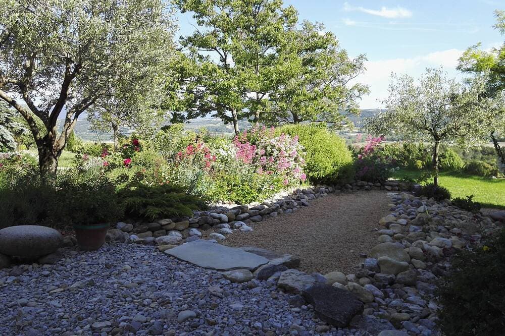 Foto 10 von 24: Drôme-Limit Vaucluse -Gîte mit Pool - Panorama