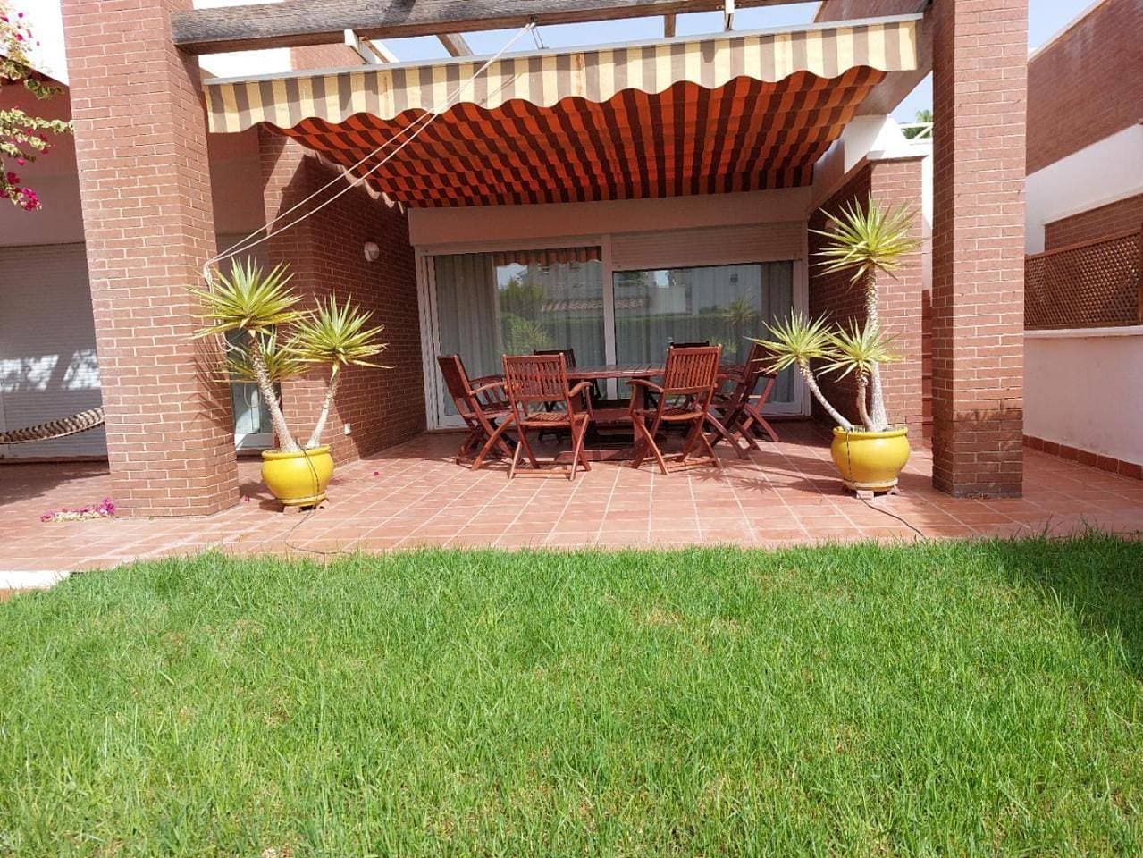 Foto 13 von 30: Three-Bedroom House