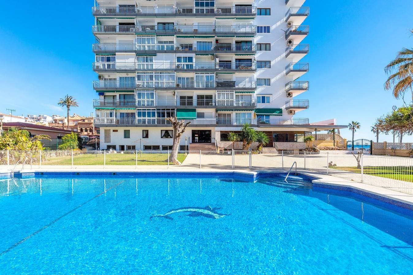 Foto 2 von 22: Sunny Seaside Studio mit Balkon, Klimaanlage und Meerblick