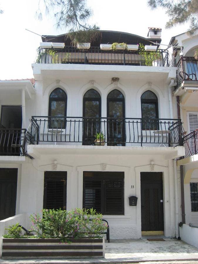 Apartments Colic 1